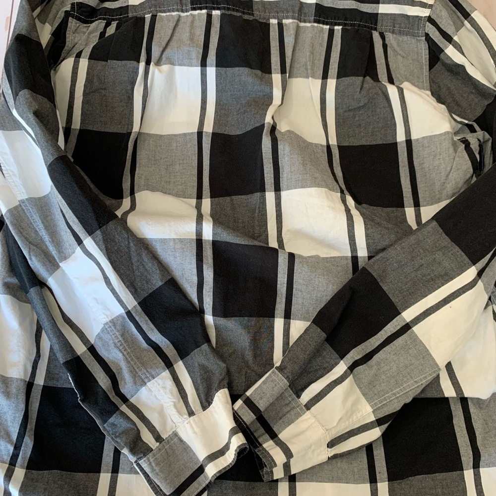 Warp & Weft Button Up - Picture 4 of 5
